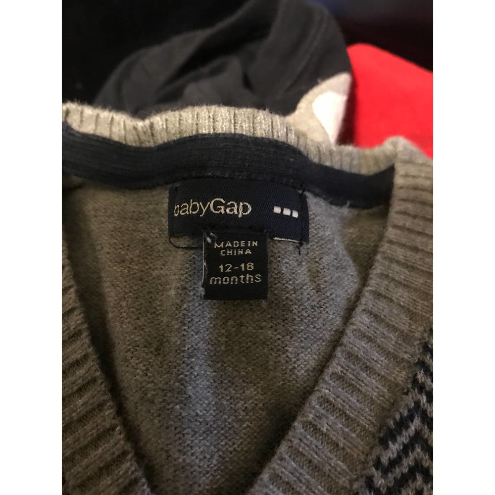 Baby gap chevron sweater vest 12-18 month - Picture 3 of 3